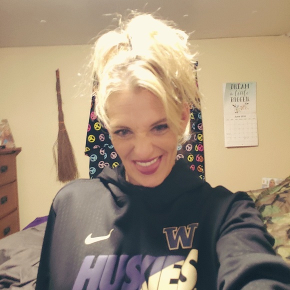 Meet your Posher, Kelly - Picture 2 of 4